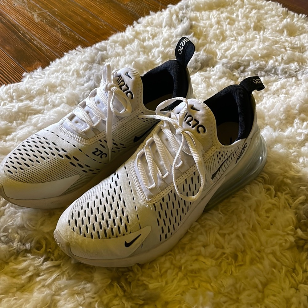 Nike Air Max 270 in Womens